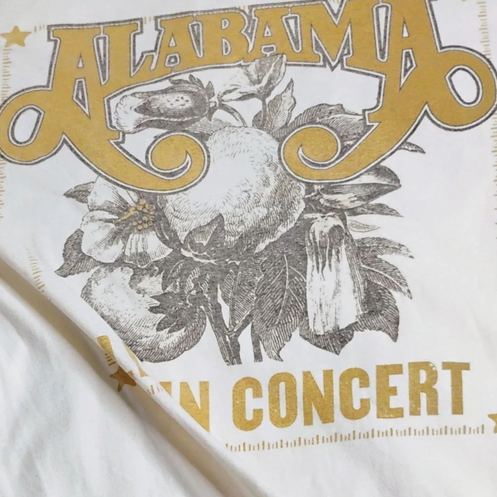 Gildan ALABAMA Live In Concert Vintage Tour Shirt XL Cream Short Sleeve Tee - Picture 8 of 12